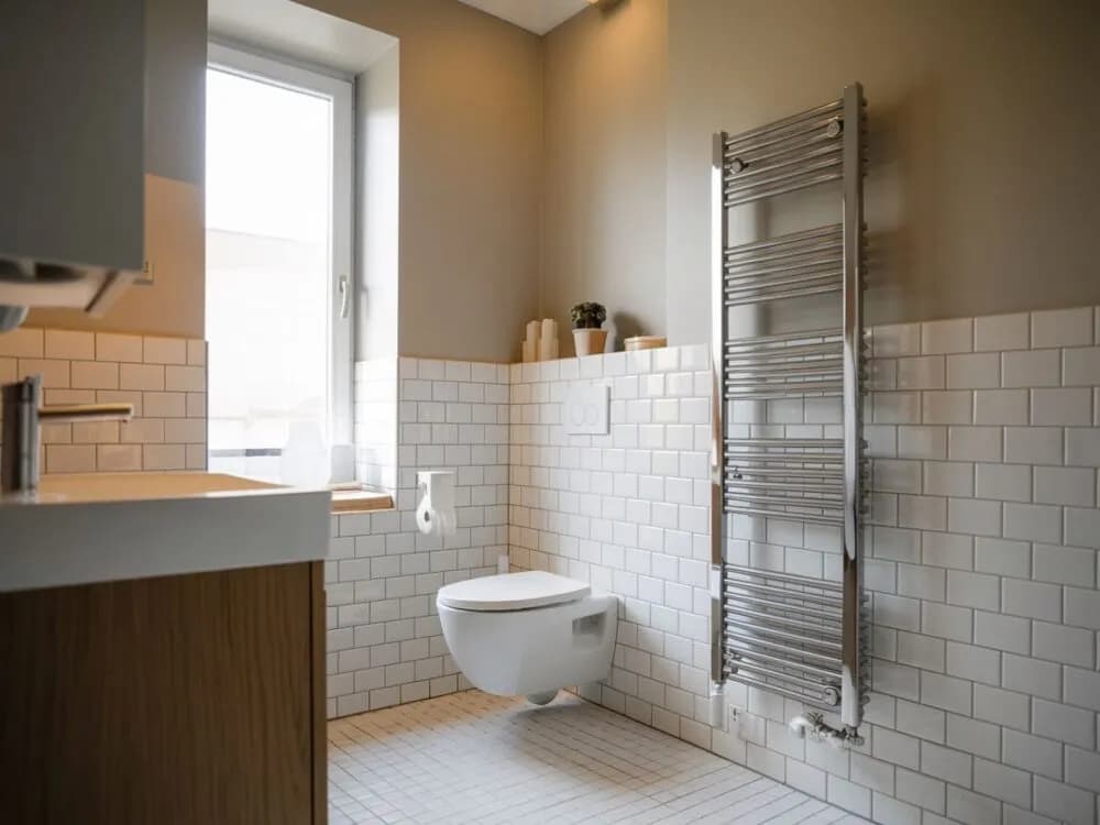 Jak dobrać moc grzejnika do łazienki? 5 kluczowych czynników