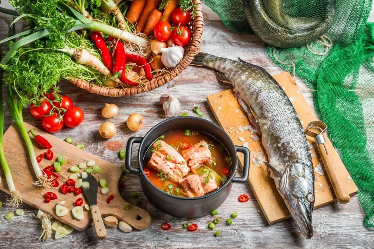 Kuchnia szwedzka: smaki, tradycje i unikalne cechy kulinarne