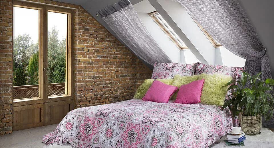 Jak zawiesić firanki na oknie dachowym: 5 skutecznych metod