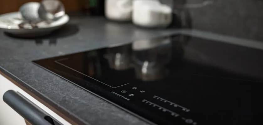 Jaki prąd do kuchni indukcyjnej? Wybierz najlepsze zasilanie dla siebie