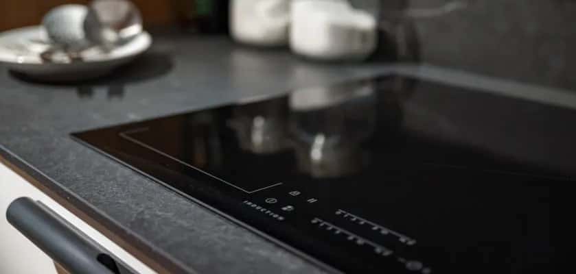 Jaki prąd do kuchni indukcyjnej? Wybierz najlepsze zasilanie dla siebie