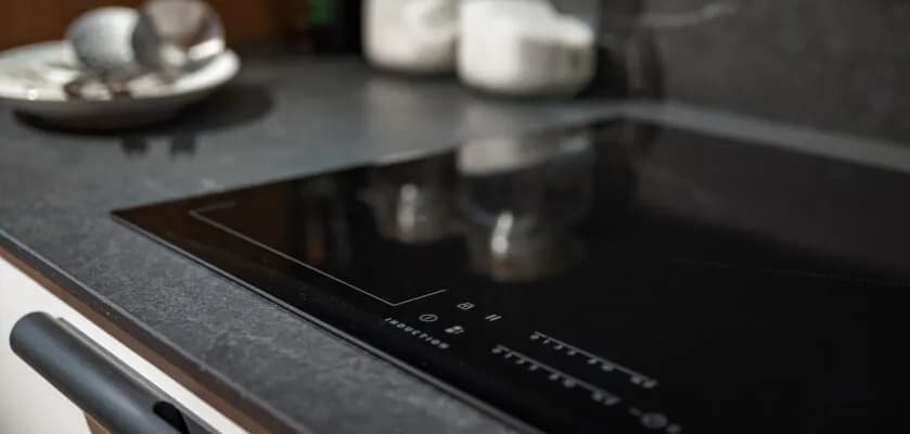 Jaki prąd do kuchni indukcyjnej? Wybierz najlepsze zasilanie dla siebie