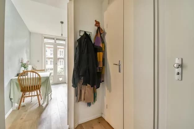 Jak urządzić przedpokój w domu jednorodzinnym, by zyskać więcej przestrzeni?