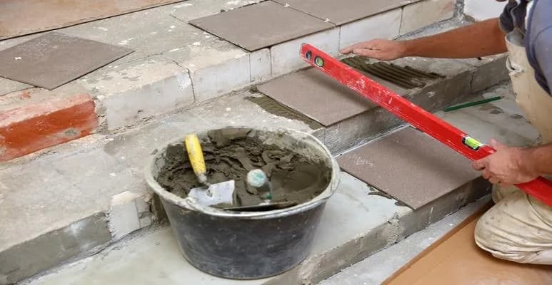 Jak obliczyć ile płytek na schody: Prosty sposób na dokładny wynik